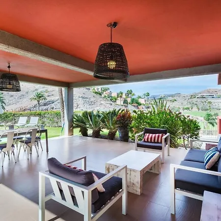 فيلة Stunning Detached Garden With Private Pool